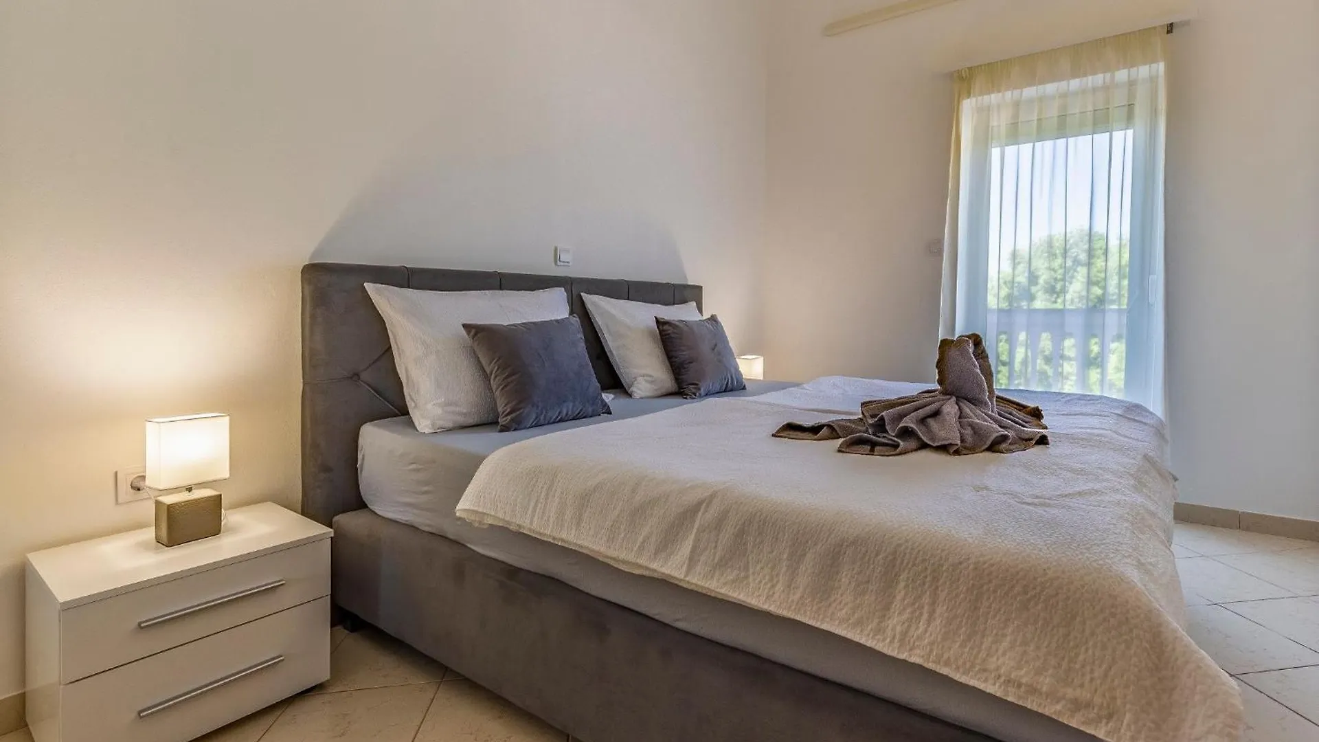 Apartments Rok Pula 0*,
